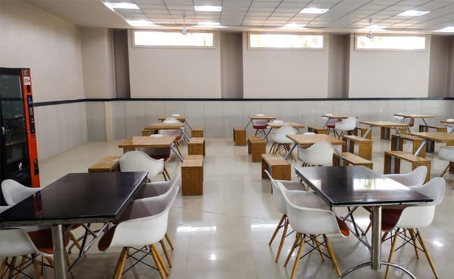1-0002-layer-3-cafeteria-79