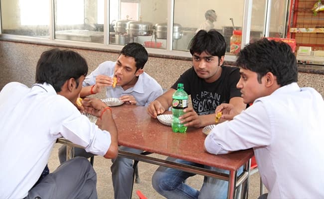 cafeteria-3-cafeteria-21