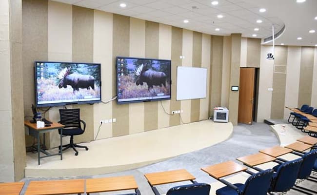 gallery-0002-class3-classroom-76