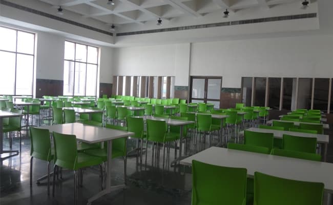 1-0002-layer-3-cafeteria-64