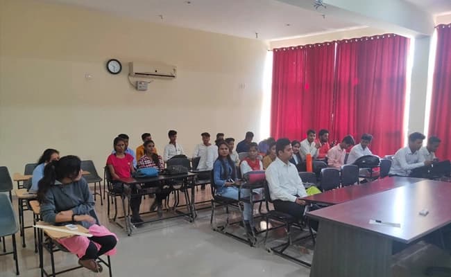 LBSITM, Indore Classroom 1.webp