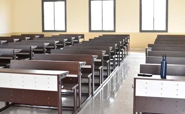 gallery-0003-class2-classroom-24