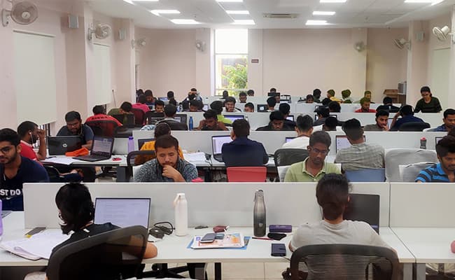 1-0004-layer-1-classroom-118