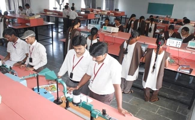 VVIT University, Guntur Labs 1.webp