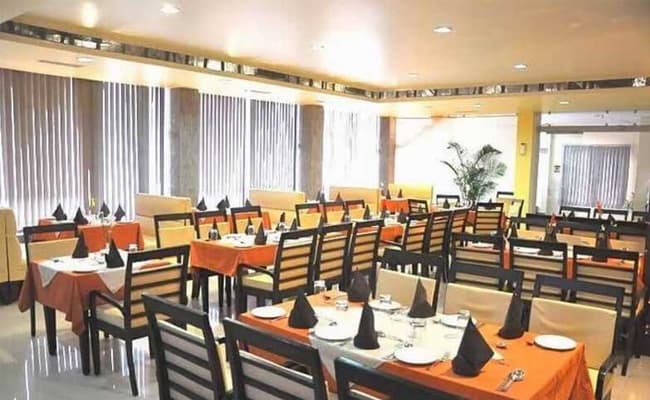 1-0003-layer-2-cafeteria-71