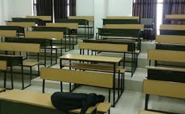 hidayatullah-national-law-university-hnlu-raipur-classroom-0002-layer-3-classroom