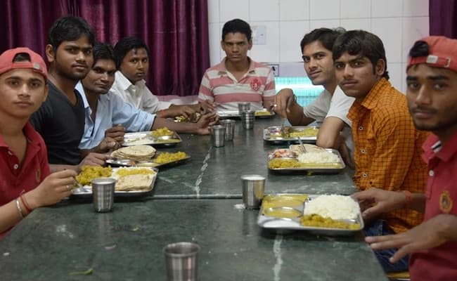 cafeteria-2-cafeteria-35