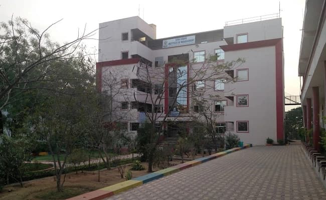 s-s-institute-of-management-lucknow Infra 1.webp