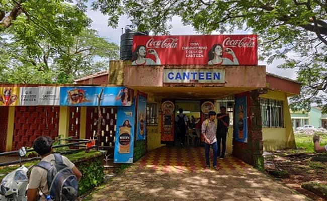 1-0002-layer-3-cafeteria-76