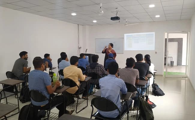 ASBM, Pune Classroom 2.webp