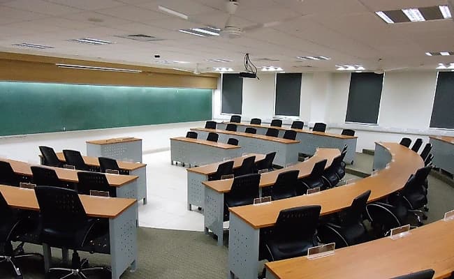 SNU Greater Noida Classroom 1.webp
