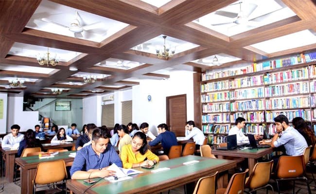 jagan-institute-of-management-studies-jims-0008-class-classroom