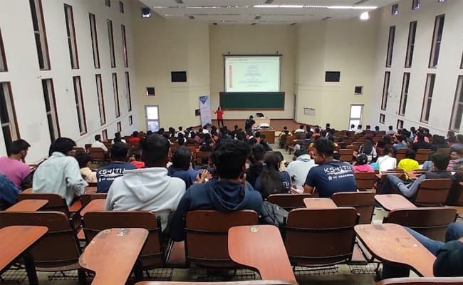 1-0002-layer-3-classroom-102