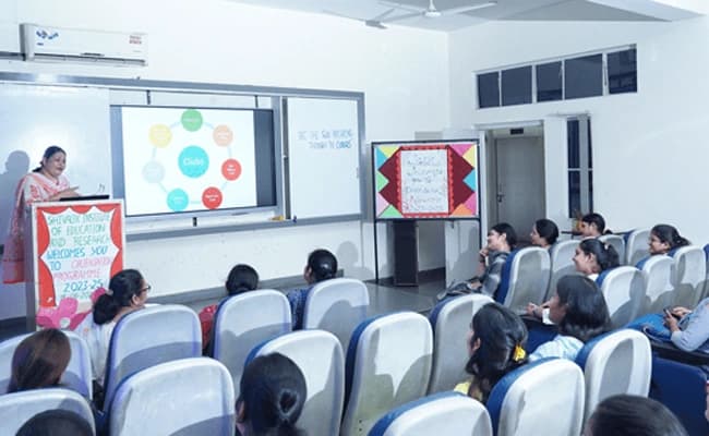 SIMER Durg, Chhattisgarh Classroom 1.webp