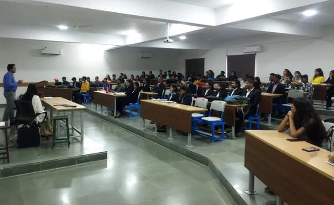 SRU, Raipur Classroom 4.webp