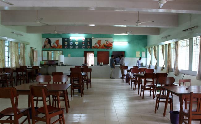 1-0001-layer-3-cafeteria-6