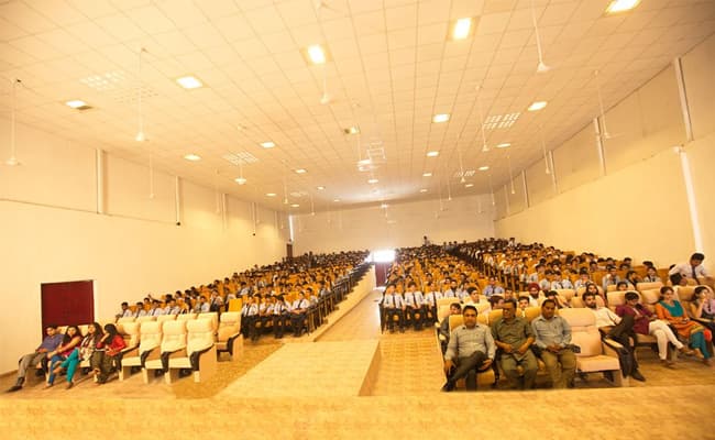 bfit-group-of-institutions-bfit-0003-layer-11-classroom