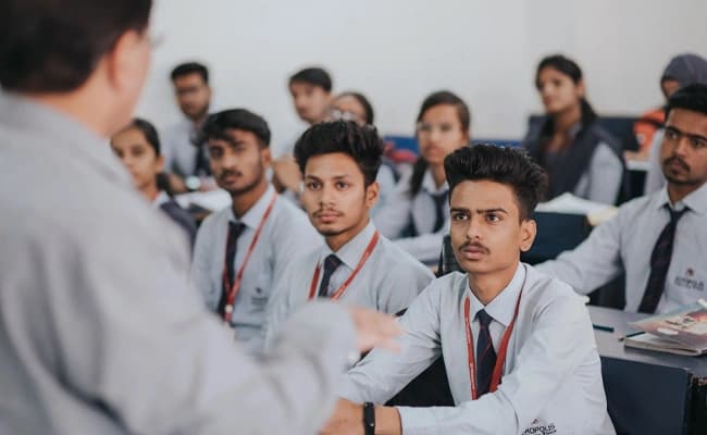 SKITM, Indore Classroom 1.webp