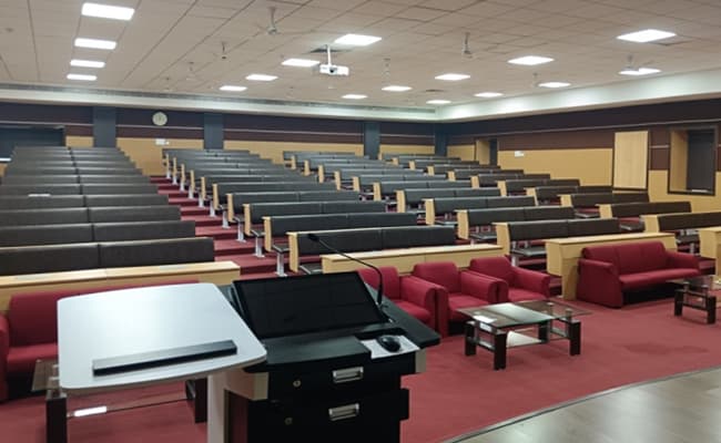 7-0009-classroom-classroom