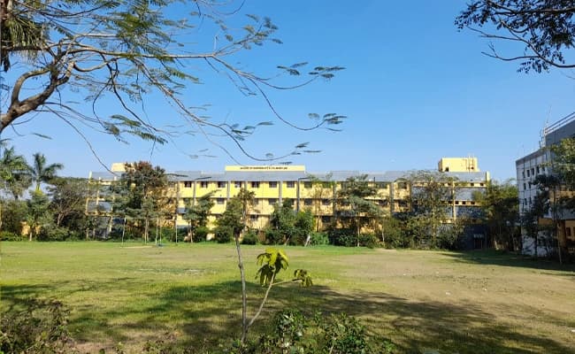 The Neotia University, Kolkata Ground 1.webp
