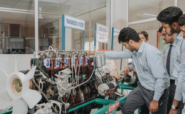 SKITM, Indore Labs 1.webp