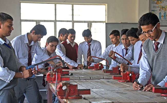 shivalik-college-of-engineering-sce-0012-lab4-lab