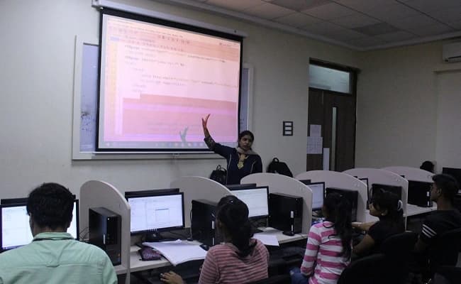 MKES, Mumbai Labs 1.webp