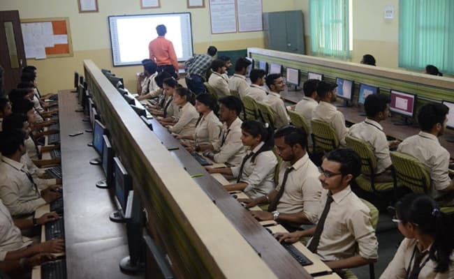 its-engineering-college-0013-lab-lab