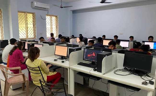 GMIT, Kolkata Labs 1.webp