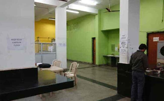 1-0003-layer-1-cafeteria