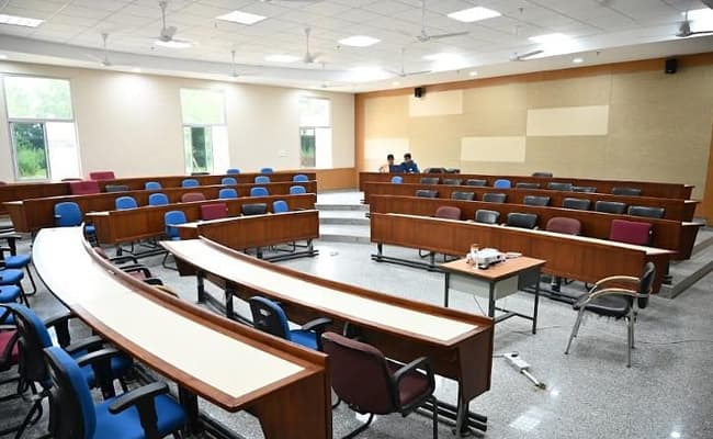 gallery-0000-class5-classroom-65