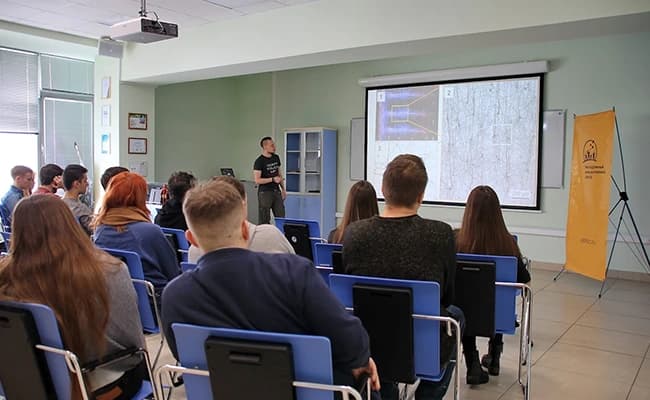 classroom3-classroom-26