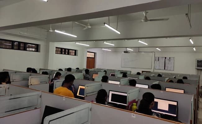 University of Lucknow Labs 3.webp