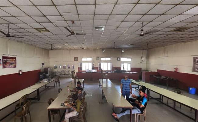 3-0005-cafeteria-cafeteria-2