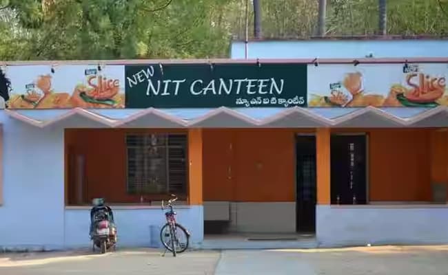1-0003-layer-1-cafeteria-2