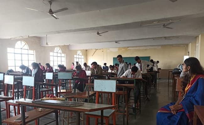 1-0003-layer-2-classroom-279