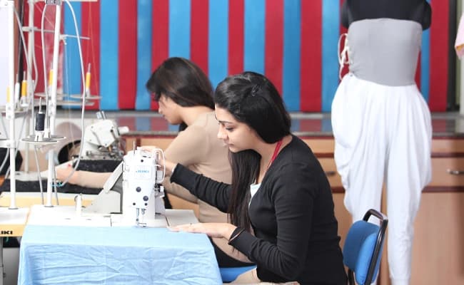Amity University, Gurgaon Labs 1.webp
