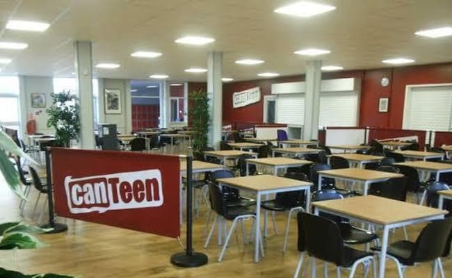 1-0000-layer-5-cafeteria-77