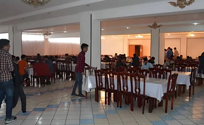 cafe-cafeteria-3