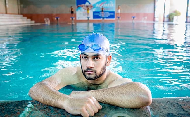 swimming-pool-swimming-pool
