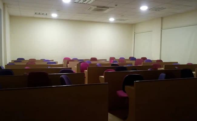SVIIMS, Mumbai Classroom 4.webp