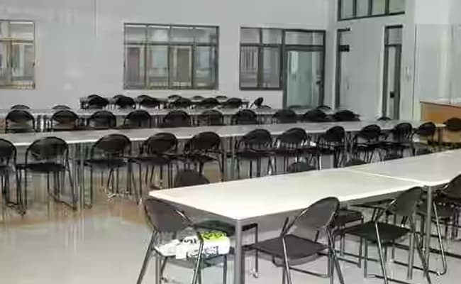 dr-ram-manohar-lohiya-national-law-university-rmlnlu-lucknow-classroom-0003-layer-2-classroom