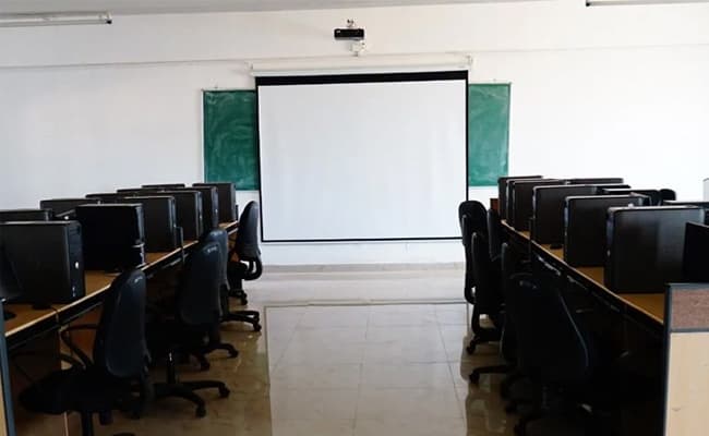 1-0000-layer-5-classroom-199