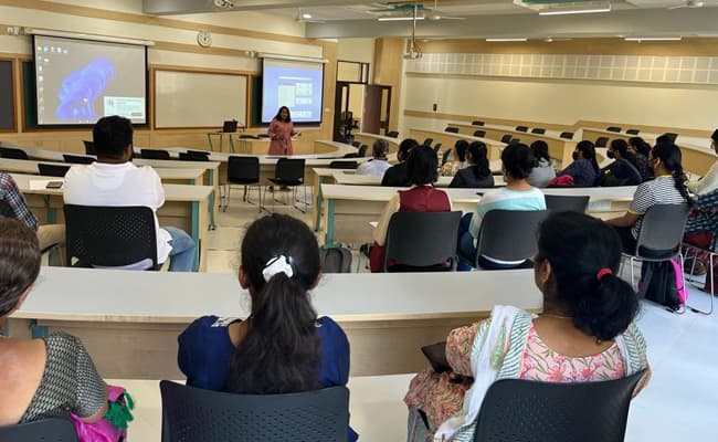 gallery-0003-class2-classroom-34