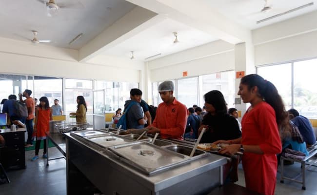3-cafeteria