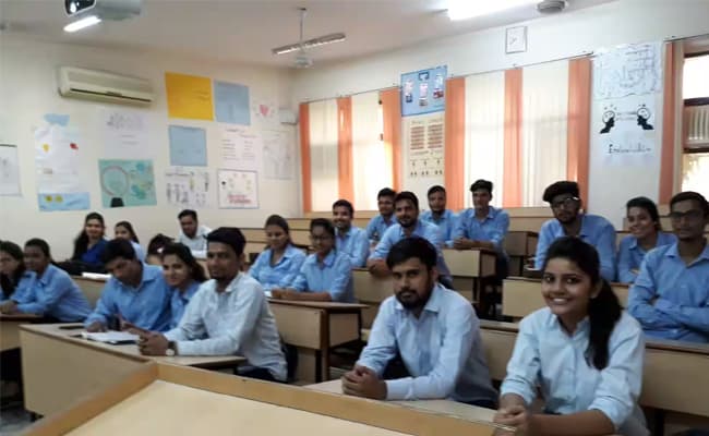 1-0003-layer-2-classroom-196