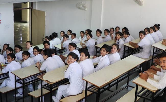 himalayan-group-of-professional-institutions-classroom-0003-layer-1-classroom