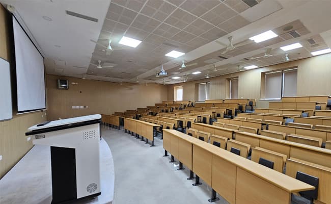 1-0004-layer-1-classroom-109