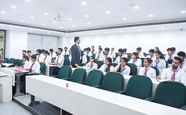 APIM Jasola Vihar, Delhi Classroom 3.webp
