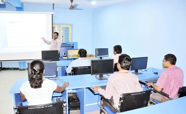 VelTech University, Chennai Labs 1.webp